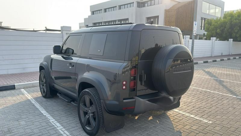 للبيع لاند روفر ديفندر 90 p400 V6 موديل 2021 خليجي تجيكيات الوكالة 