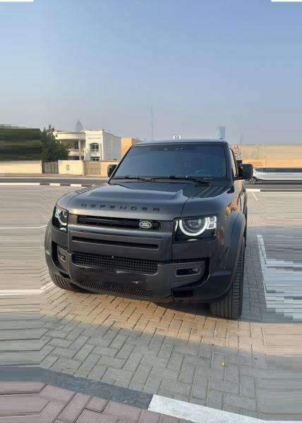 للبيع لاند روفر ديفندر 90 p400 V6 موديل 2021 خليجي تجيكيات الوكالة 