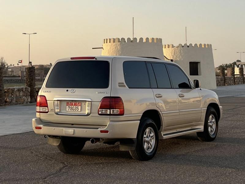 للبيع لكزس استيشن LX470 موديل 2003 وارد امريكا 