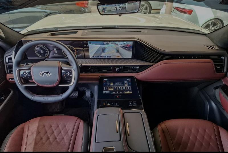 للبيع انفينيتي QX80 اوتغرافيك موديل 2026 فل اوبشن خليجي تحت ضمان الرستماني 