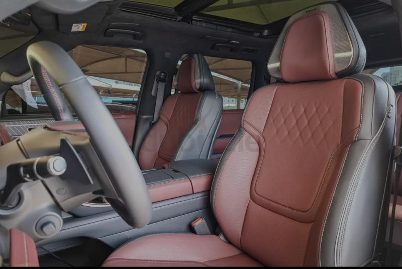 للبيع انفينيتي QX80 اوتغرافيك موديل 2026 فل اوبشن خليجي تحت ضمان الرستماني 