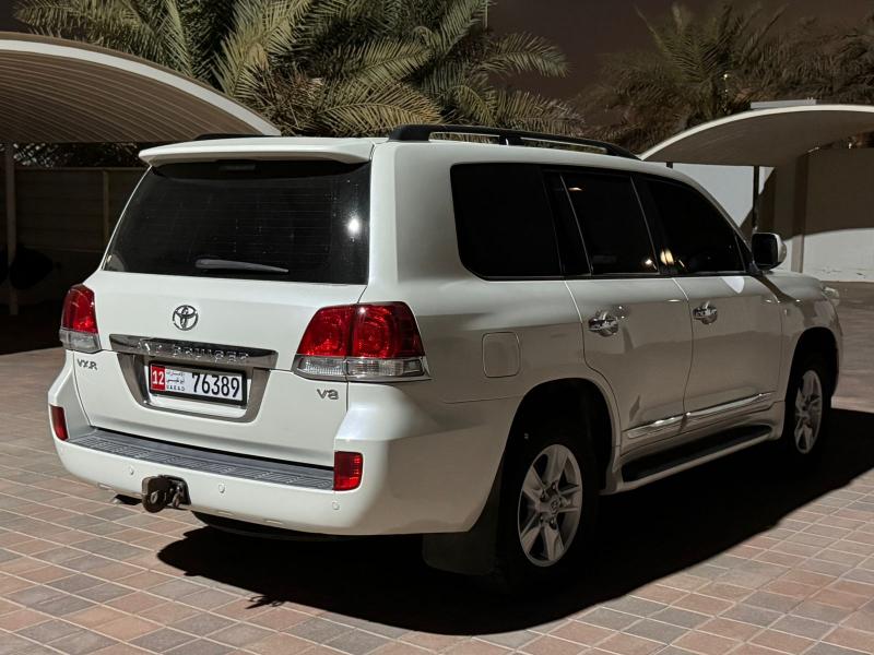 للبيع استيشن لاند كروزر V8 VX.R 4.7 موديل 2010 وارد البهوان 