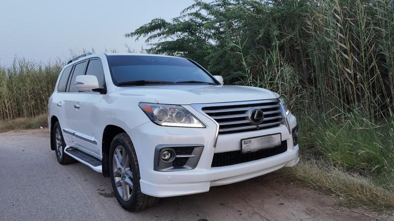 للبيع لكزس LX570 موديل 2012 خليجي 