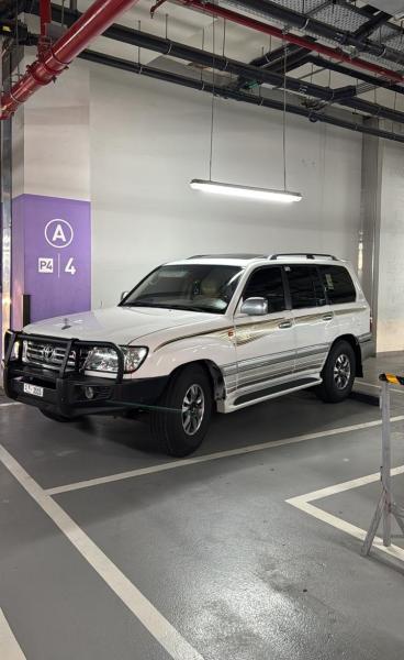 للبيع تويوتا لاندكروزر استيشن VX.R V8 ثمانيه سلندر موديل 2004 قير أوتوماتيك محول 2007
