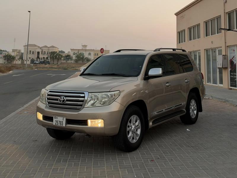 للبيع توياتا لاندكروزر GXR V8 GXR موديل 2010 خليجي 