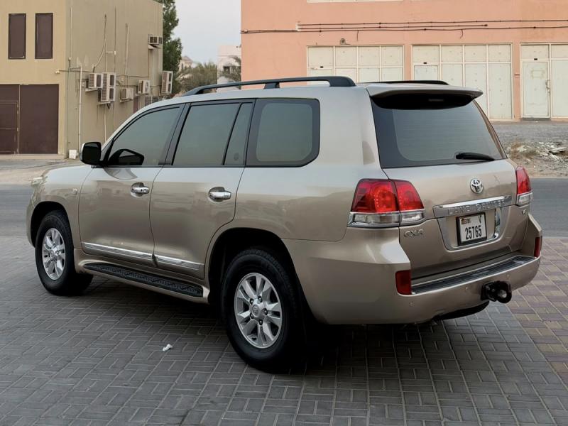 للبيع توياتا لاندكروزر GXR V8 GXR موديل 2010 خليجي 