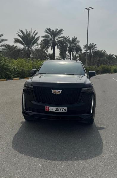 للبيع كاديلاك اسكاليد سبورت موديل 2024 فل اوبشن خليجي تحت الضمان 