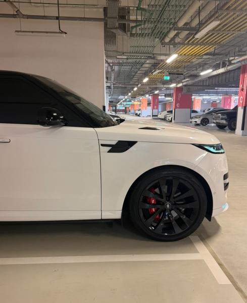 للبيع رنج روفر سبورت p360 V6 SE موديل 2024 وارد أمريكا 