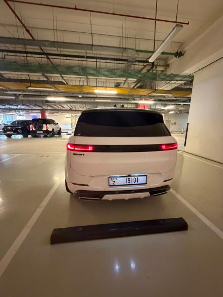 للبيع رنج روفر سبورت p360 V6 SE موديل 2024 وارد أمريكا 