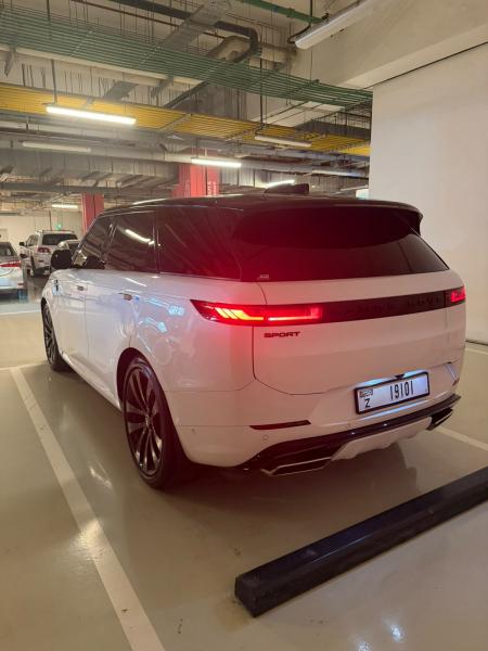 للبيع رنج روفر سبورت p360 V6 SE موديل 2024 وارد أمريكا 