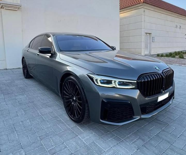 للبيع بي ام دبليو 750li twin turbo V8 موديل 2016 اعلى فئة فل ابشن عليها كت2021 خليجي تشيكات وكالة