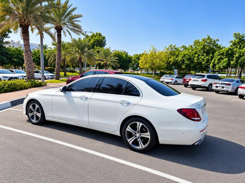 للبيع مرسيدس بنز E300 موديل 2017 بدون حوادث وارد كوريا 