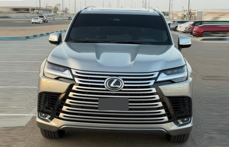 للبيع لكزس LX600 سيغنتشر موديل 2026 فل أوبشن خليجي تحت الضمان 