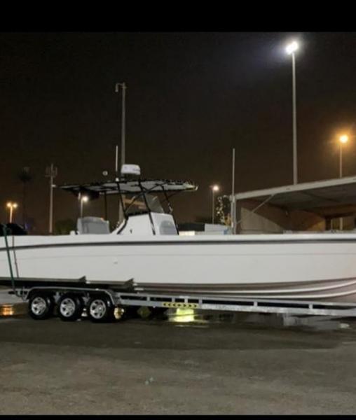 للبيع قارب رويال كرافت 42 قدم مع مكاين ميروكي 